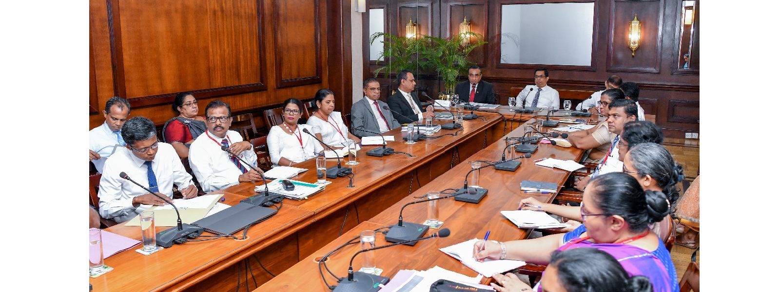 අධ්‍යාපන ප්‍රතිසංස්කරණ ප්‍රගති සමාලෝචන රැස්වීමක්
